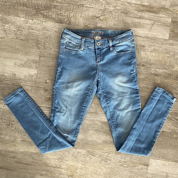 women's decree skinny jeans